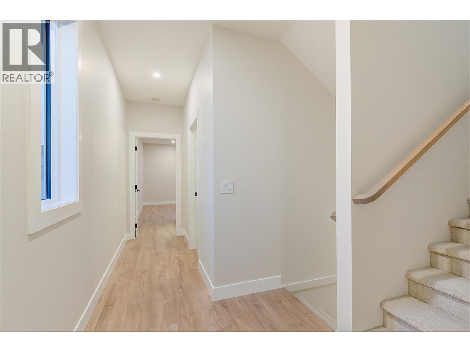 #1 732 Coopland Crescent - 20