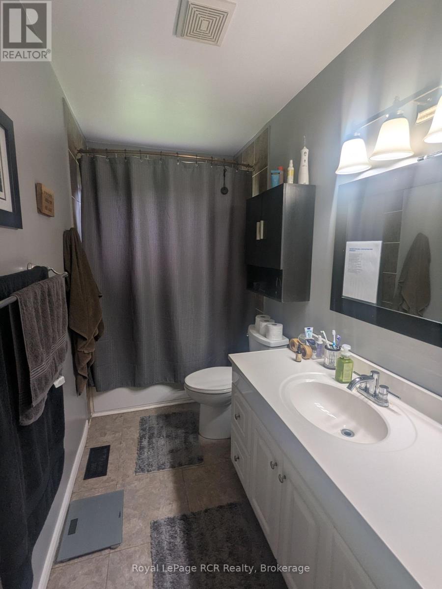 551 15TH AVENUE - 14