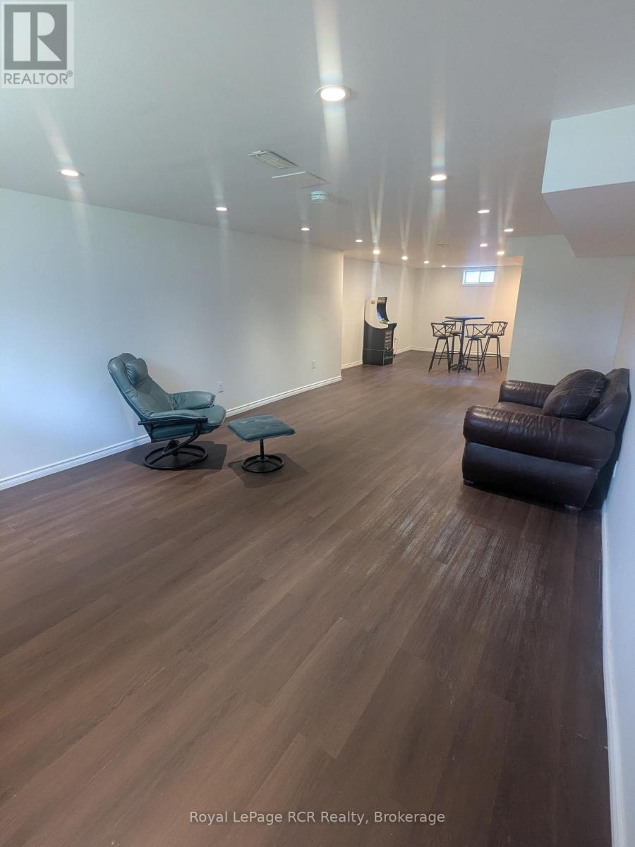 551 15TH AVENUE - 22