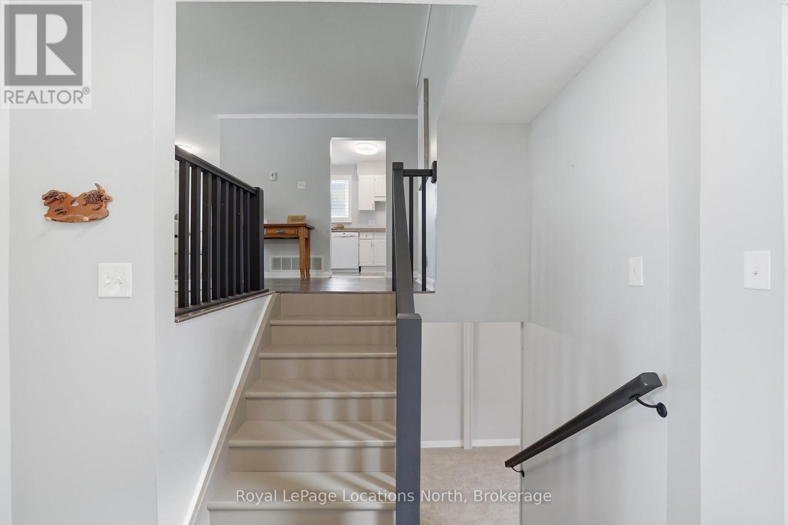 30 COURTICE CRESCENT - 25