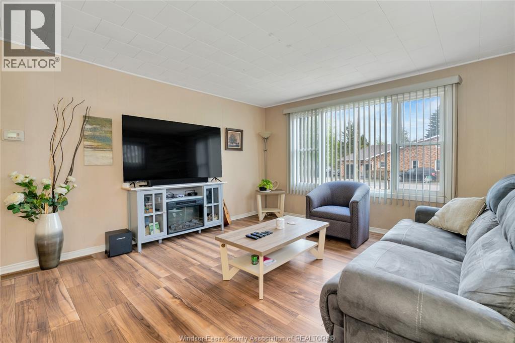 1626 TALBOT ROAD - 4