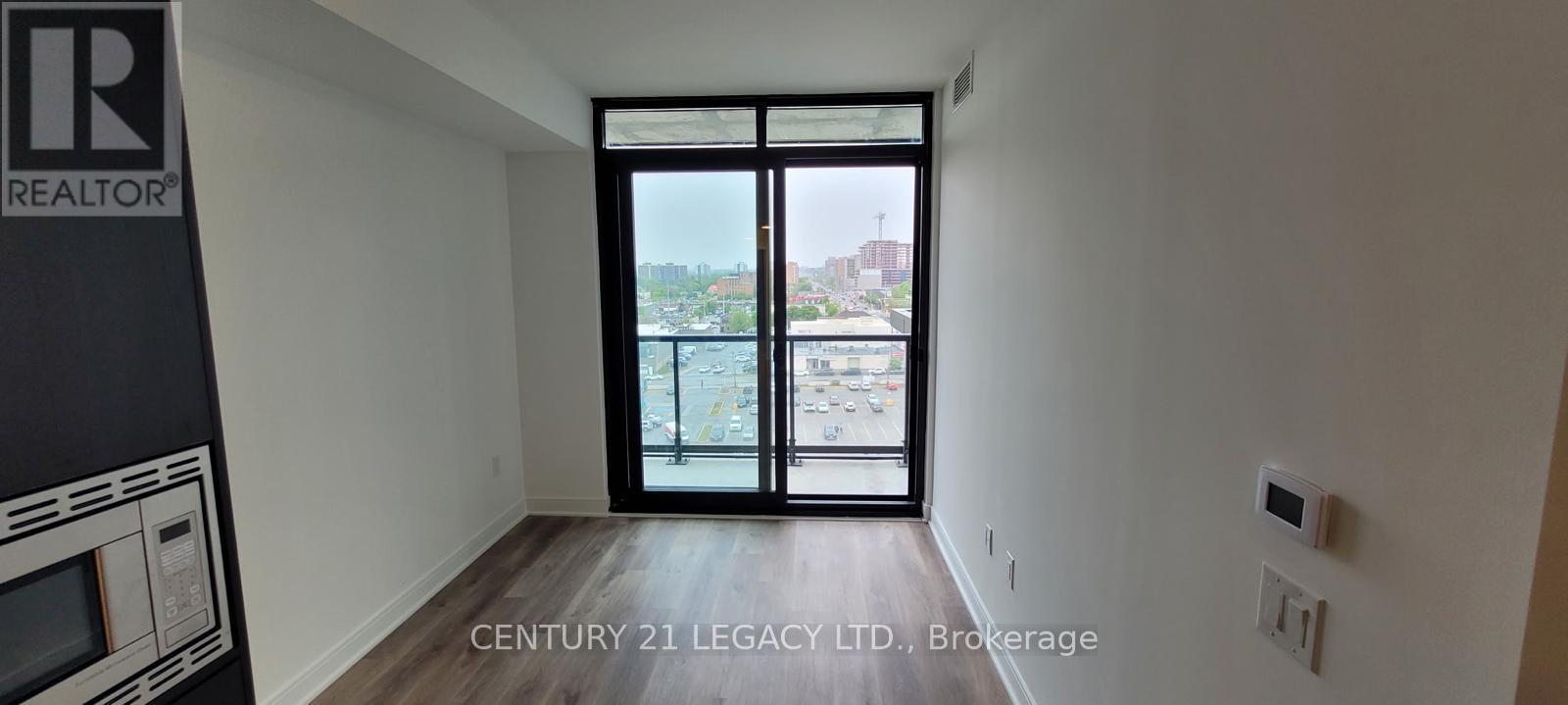 #821 86 DUNDAS STREET E - Image 8