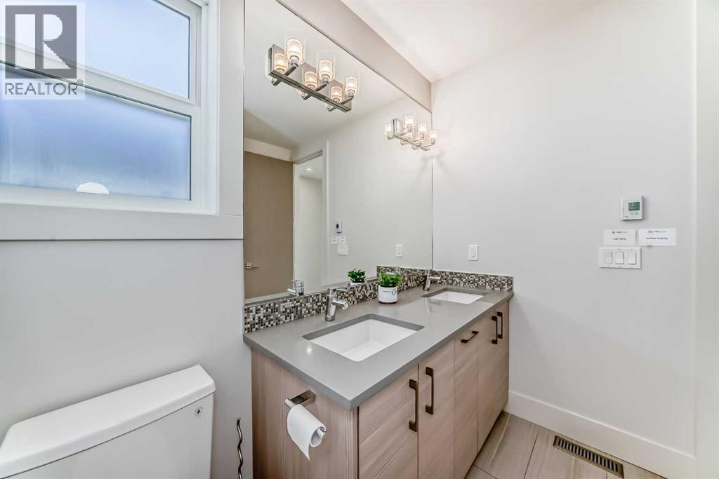 Upstairs full bath