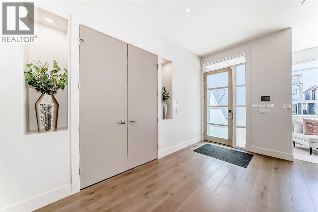 Spacious front entry