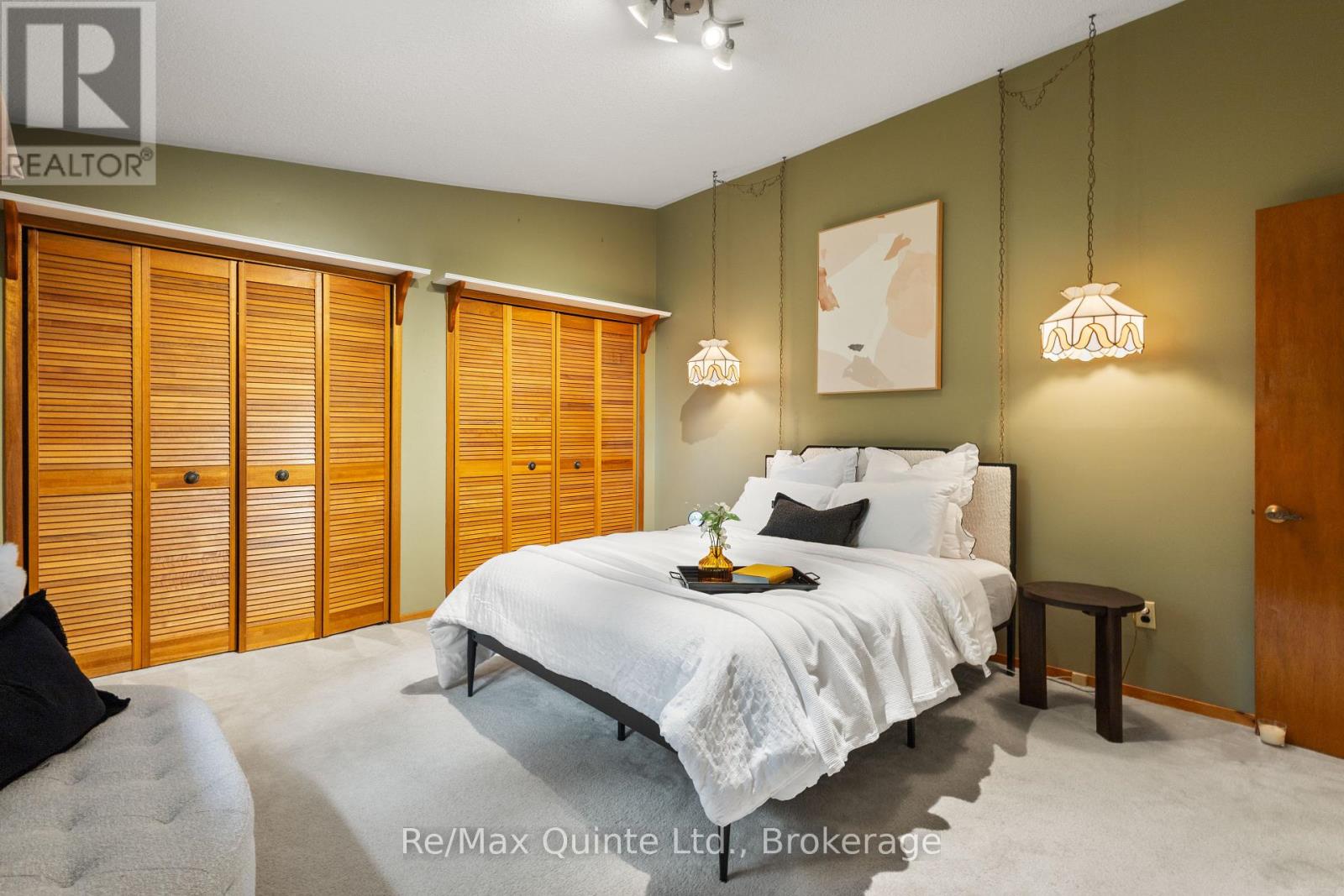 366 FARNHAM ROAD - 27