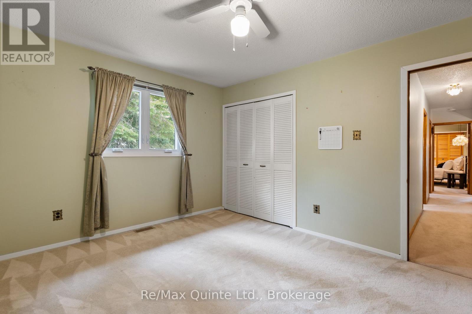 366 FARNHAM ROAD - 35