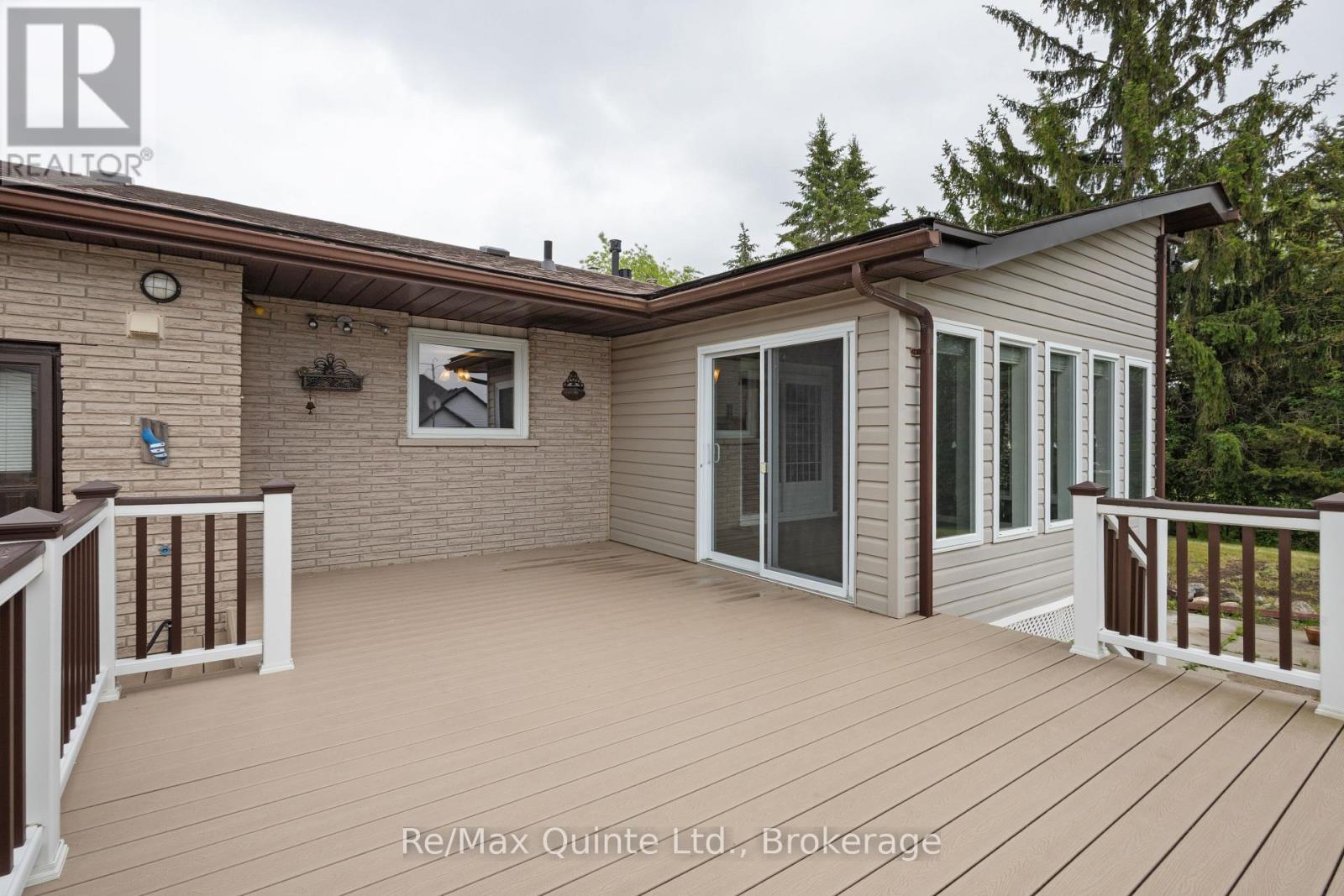 366 FARNHAM ROAD - 6