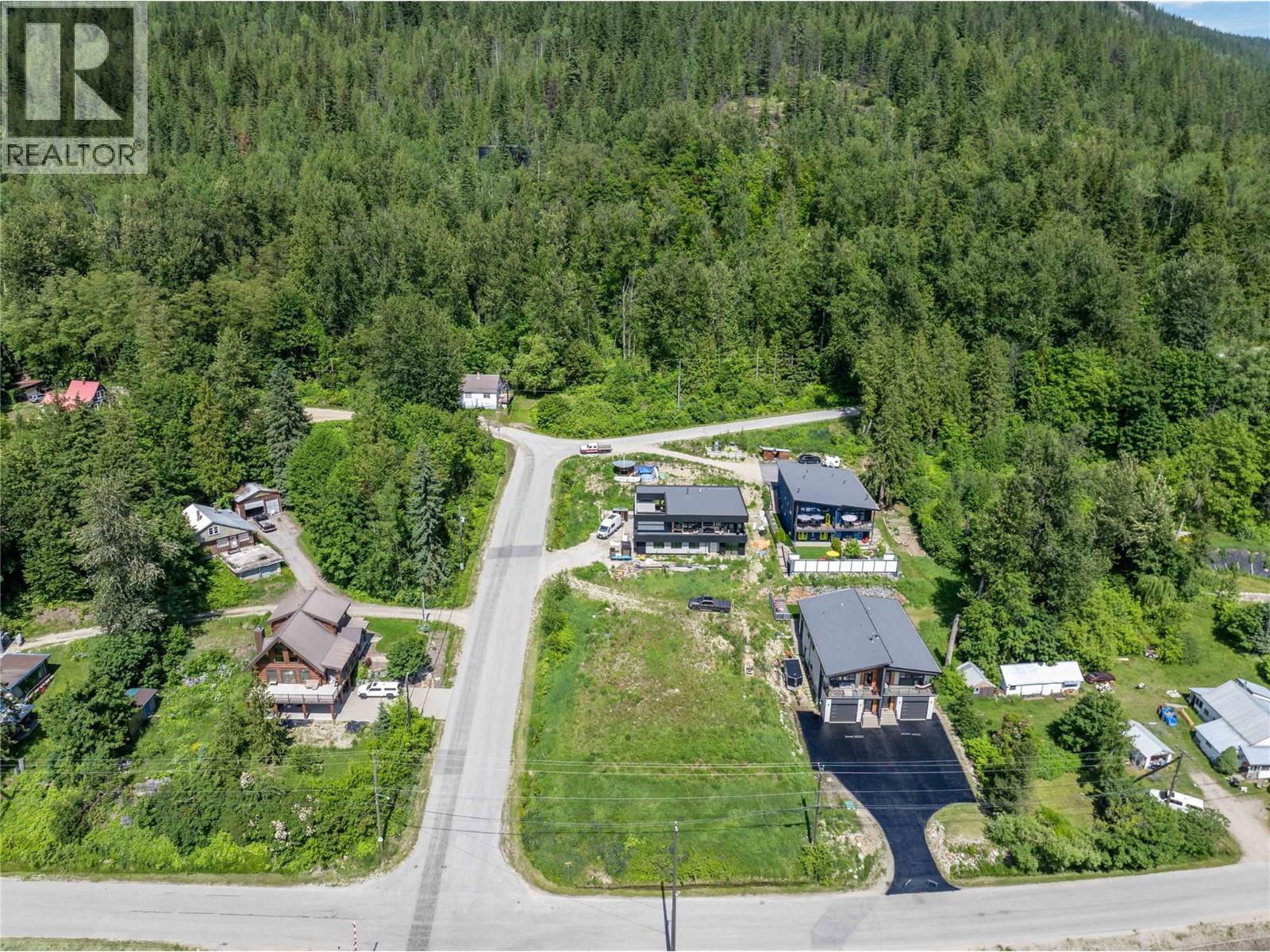  98 Track Street, Revelstoke