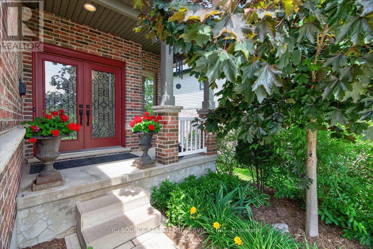 850 TEAKWOOD LANE - 2