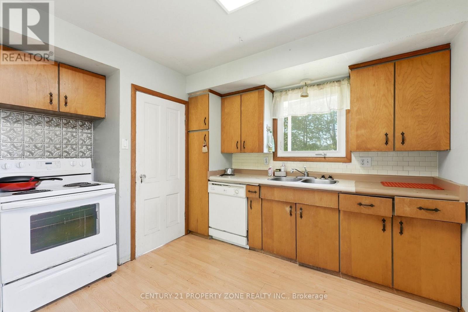 1192 KALADAR DRIVE - 12