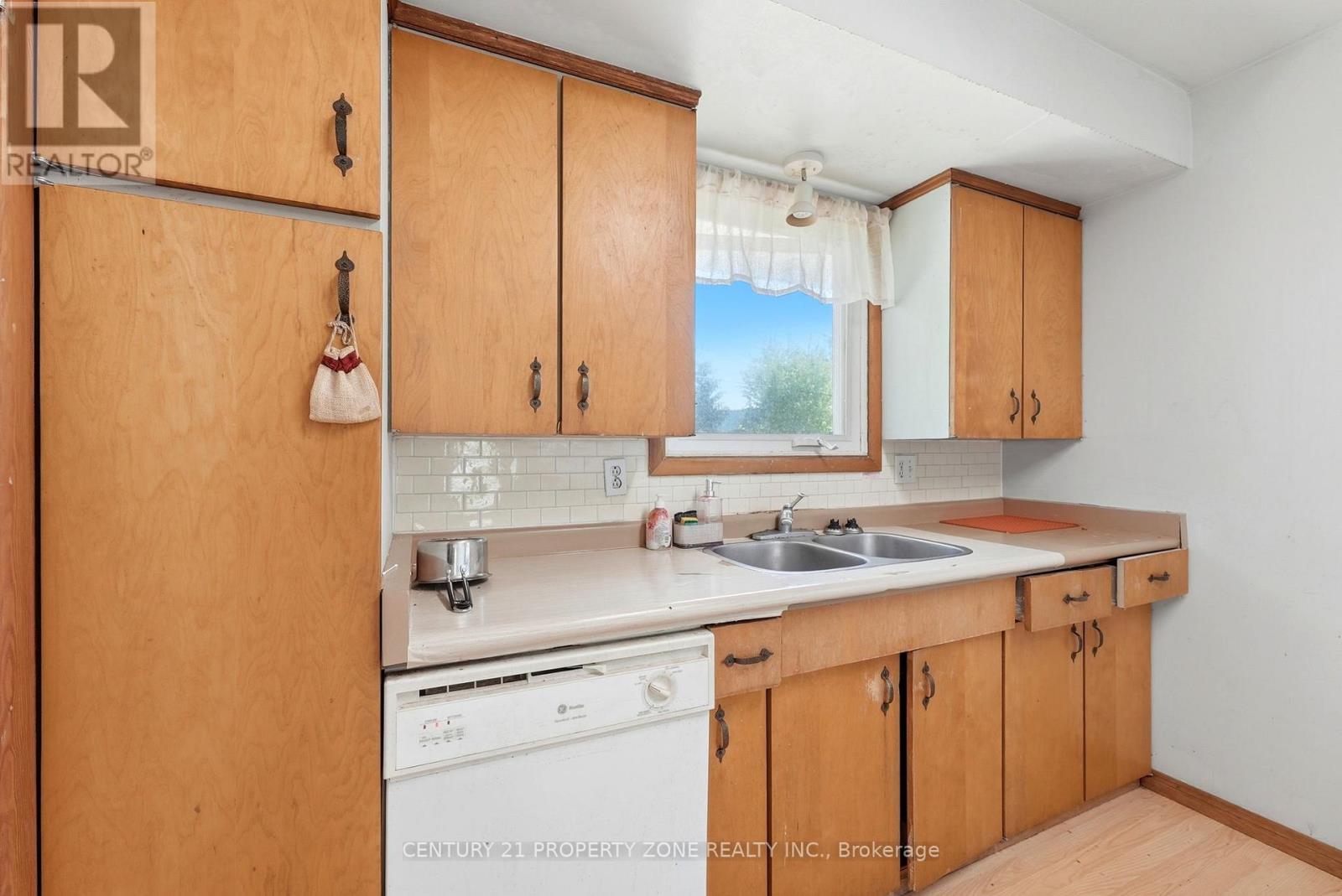 1192 KALADAR DRIVE - 14