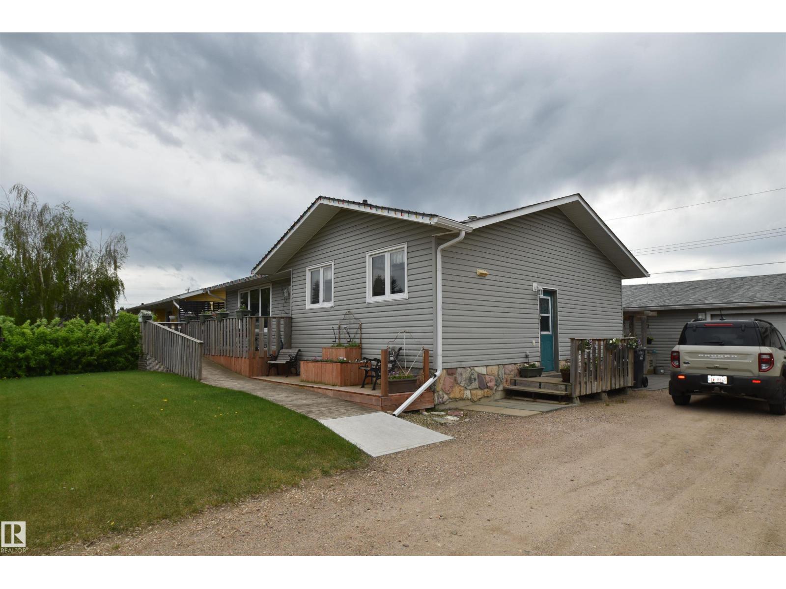 5117 54 AV - photo 2