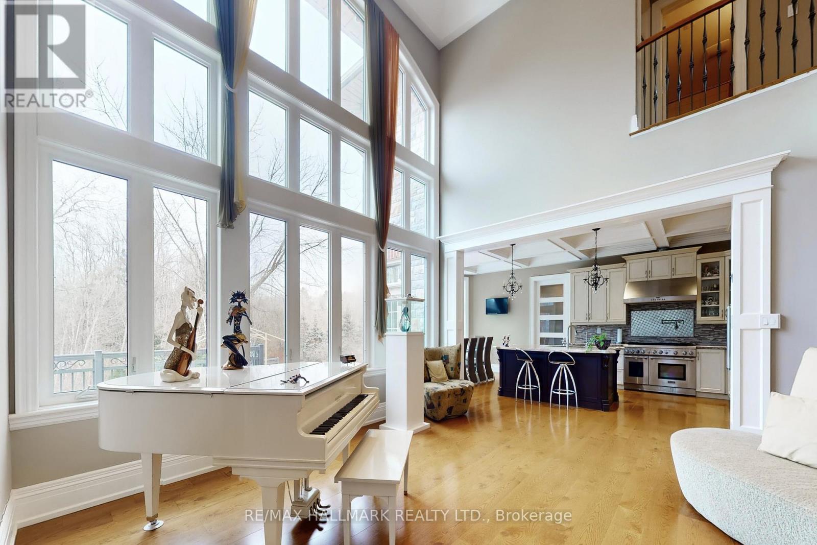 206 CHURCHILL AVENUE - 7