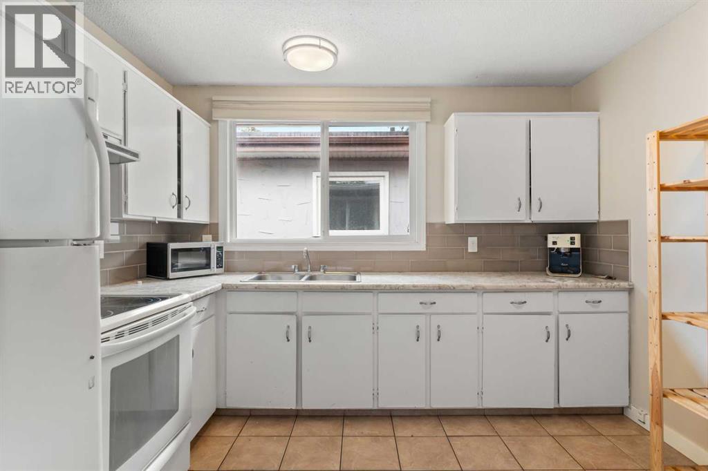 2530 16A Street NW — photo 9
