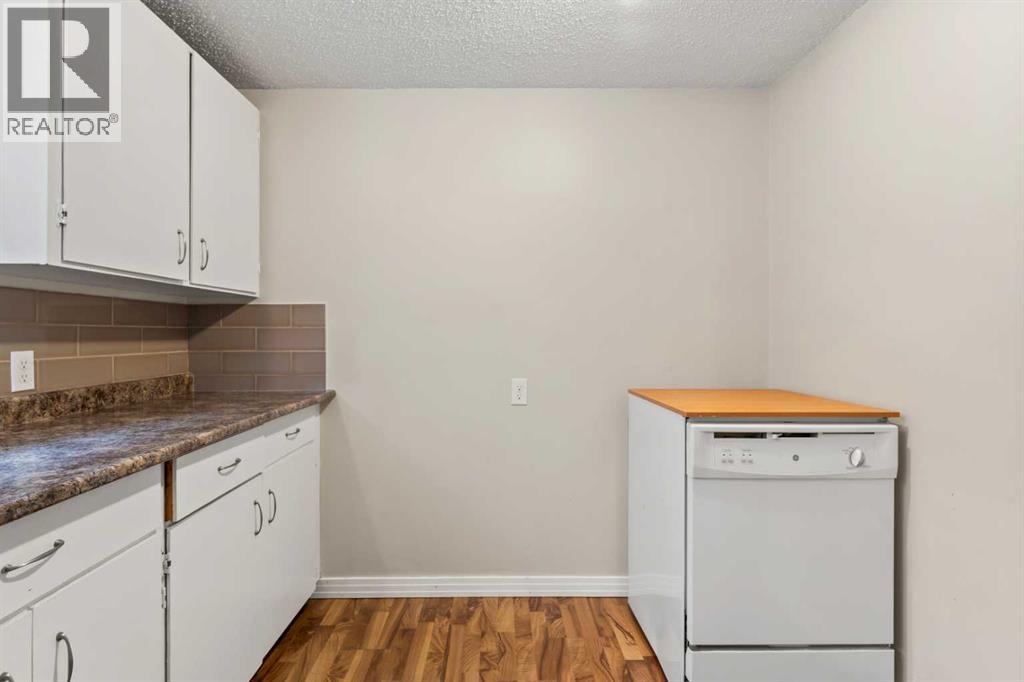 2530 16A Street NW — photo 23