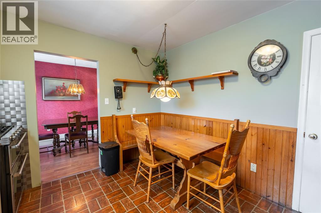 635 Highbury PARK - 11