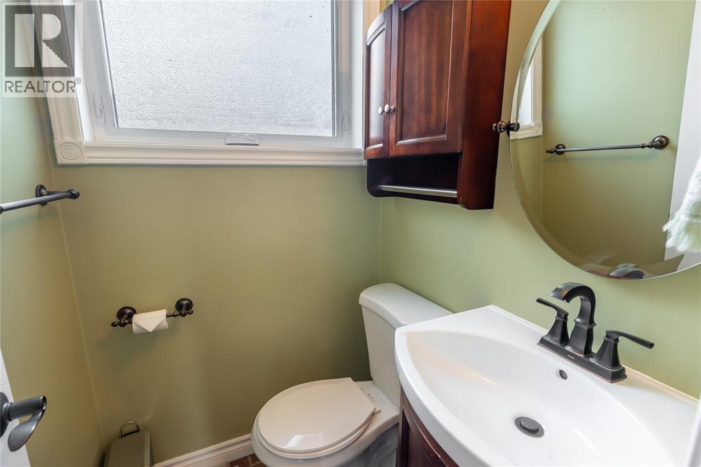 635 Highbury PARK - 17