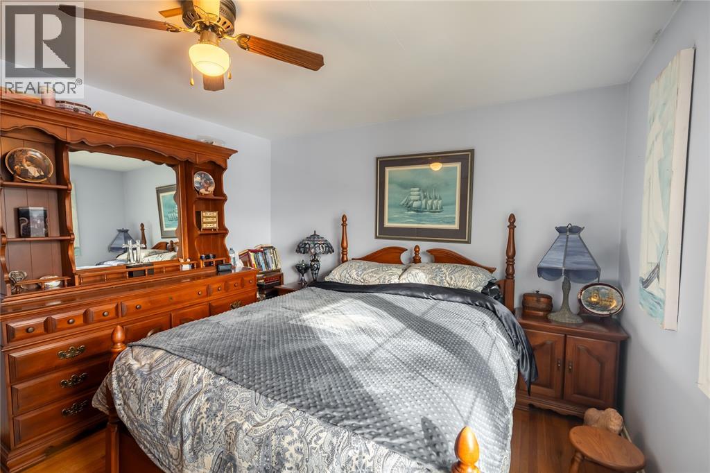 635 Highbury PARK - 19