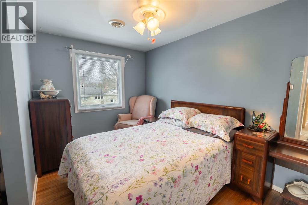 635 Highbury PARK - 20