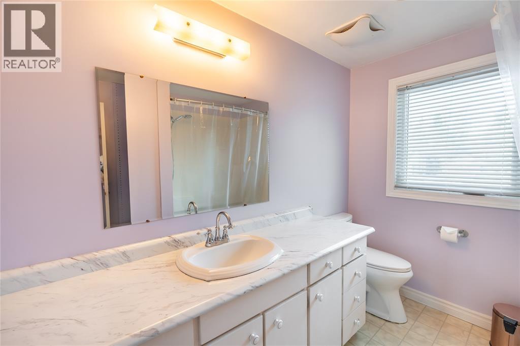 635 Highbury PARK - 25