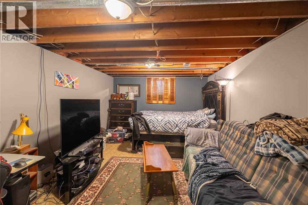 635 Highbury PARK - 26