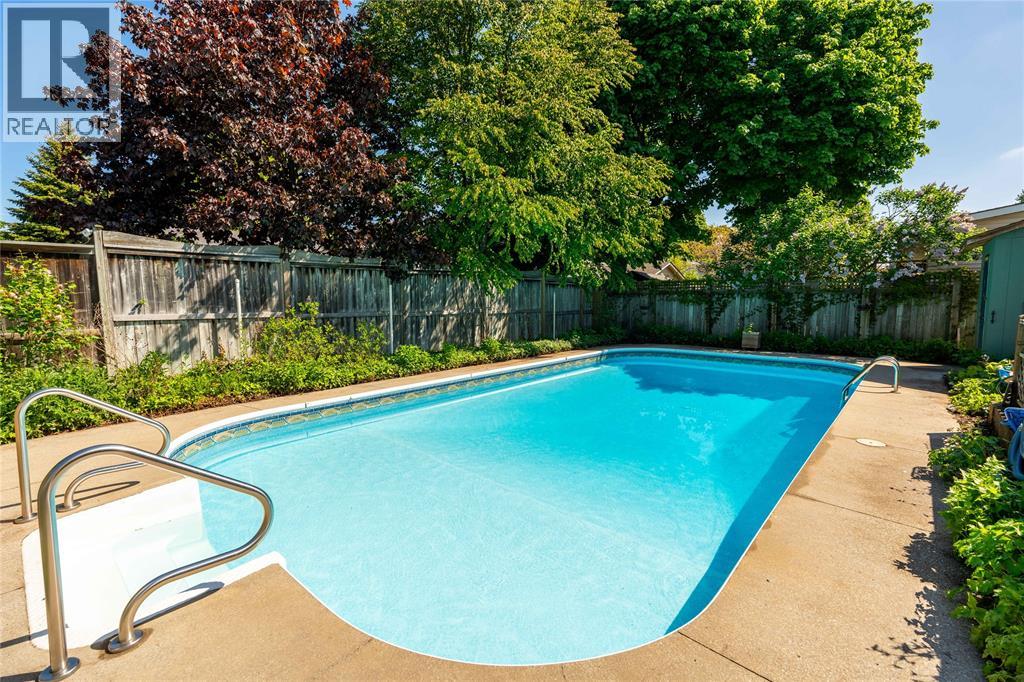 635 Highbury PARK - 30