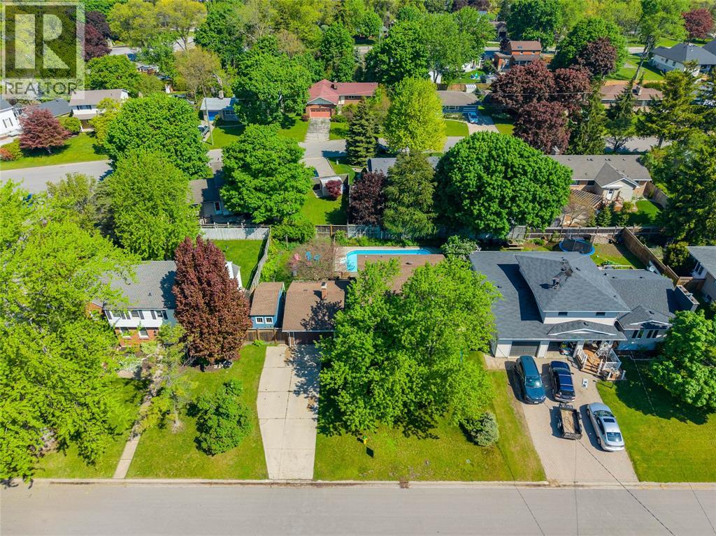 635 Highbury PARK - 39