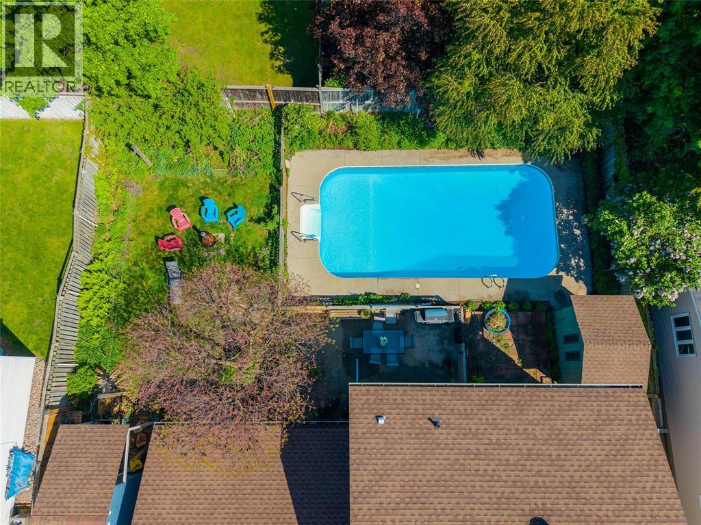 635 Highbury PARK - 40