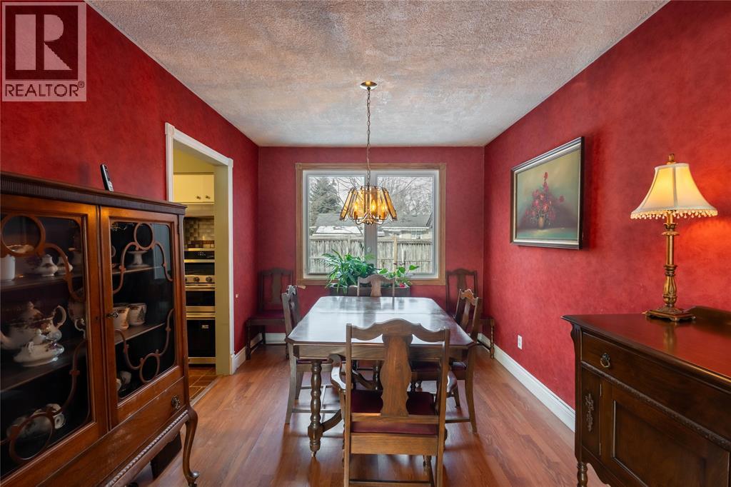 635 Highbury PARK - 8