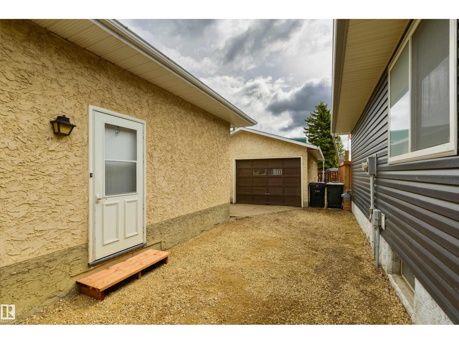 15 WEST TERRACE PL — photo 34