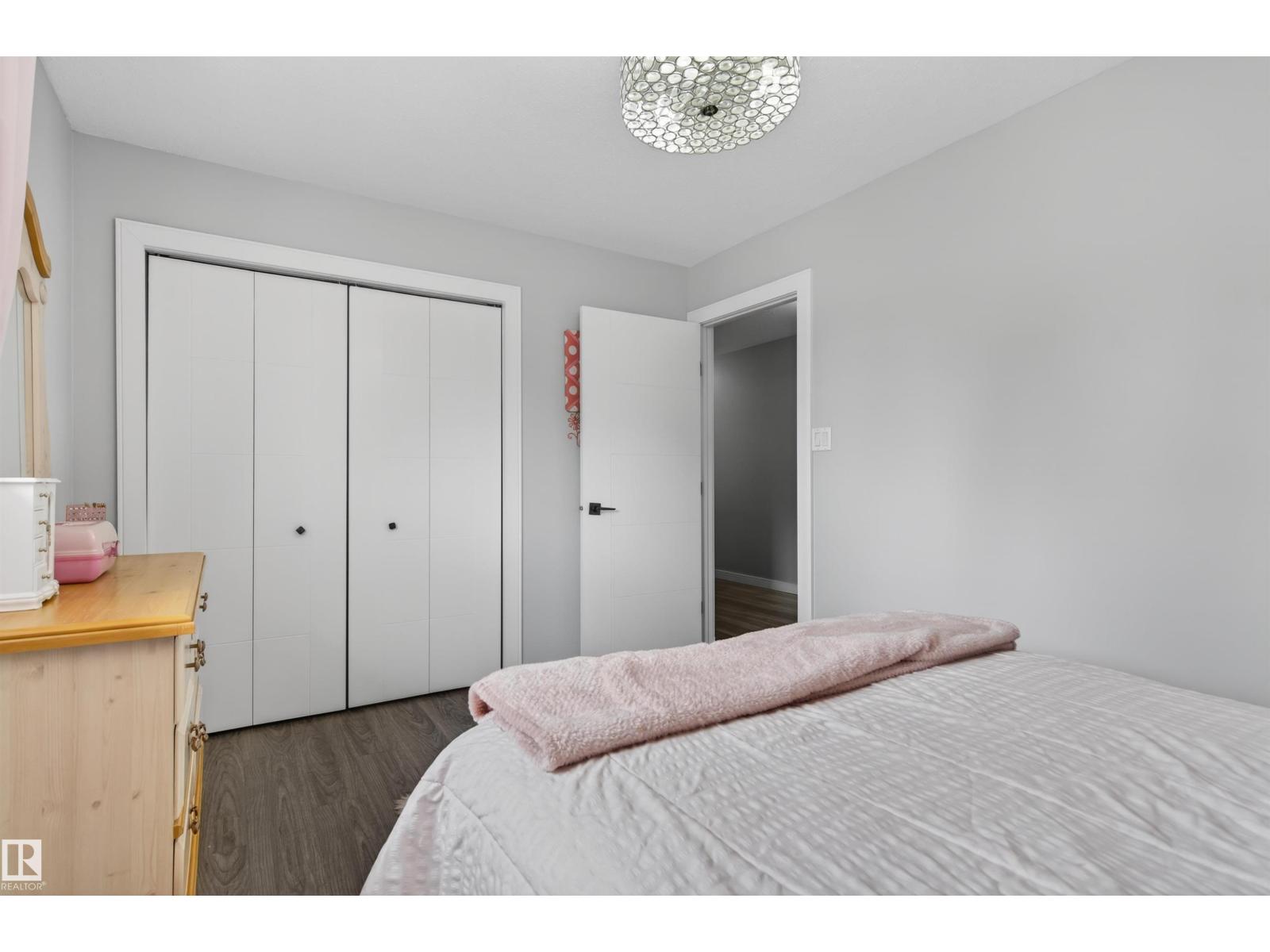 1808 7 ST — photo 17