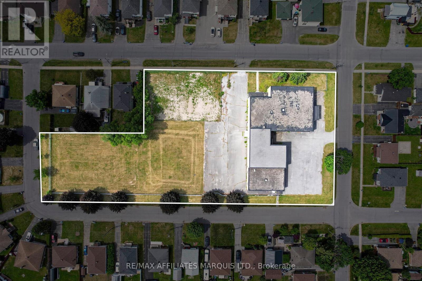 1335 RENEAL STREET - 1