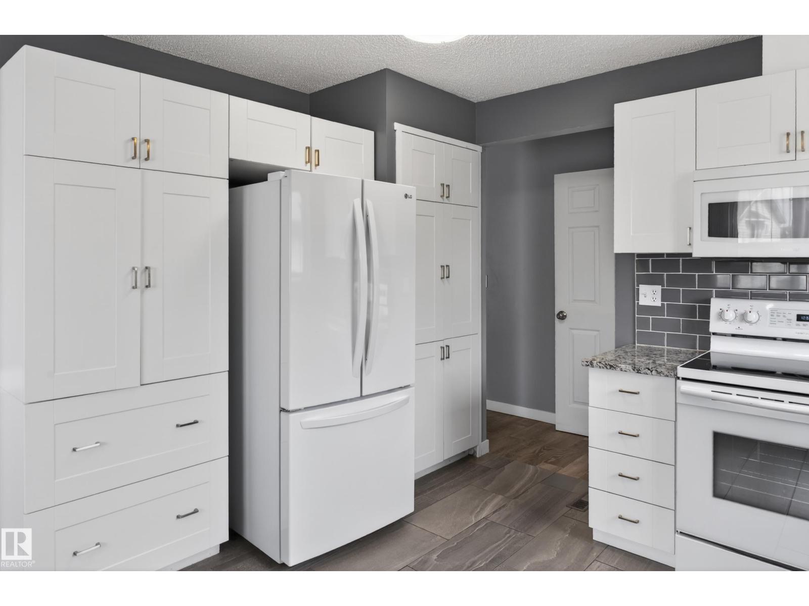 15115 22 ST NW - 16