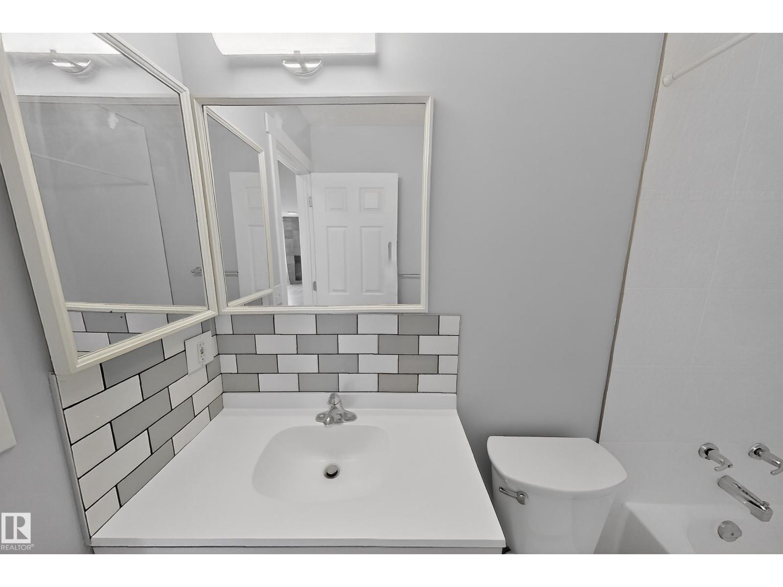 15115 22 ST NW - 21