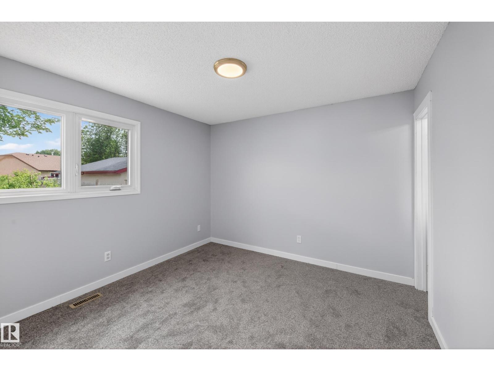 15115 22 ST NW - 23