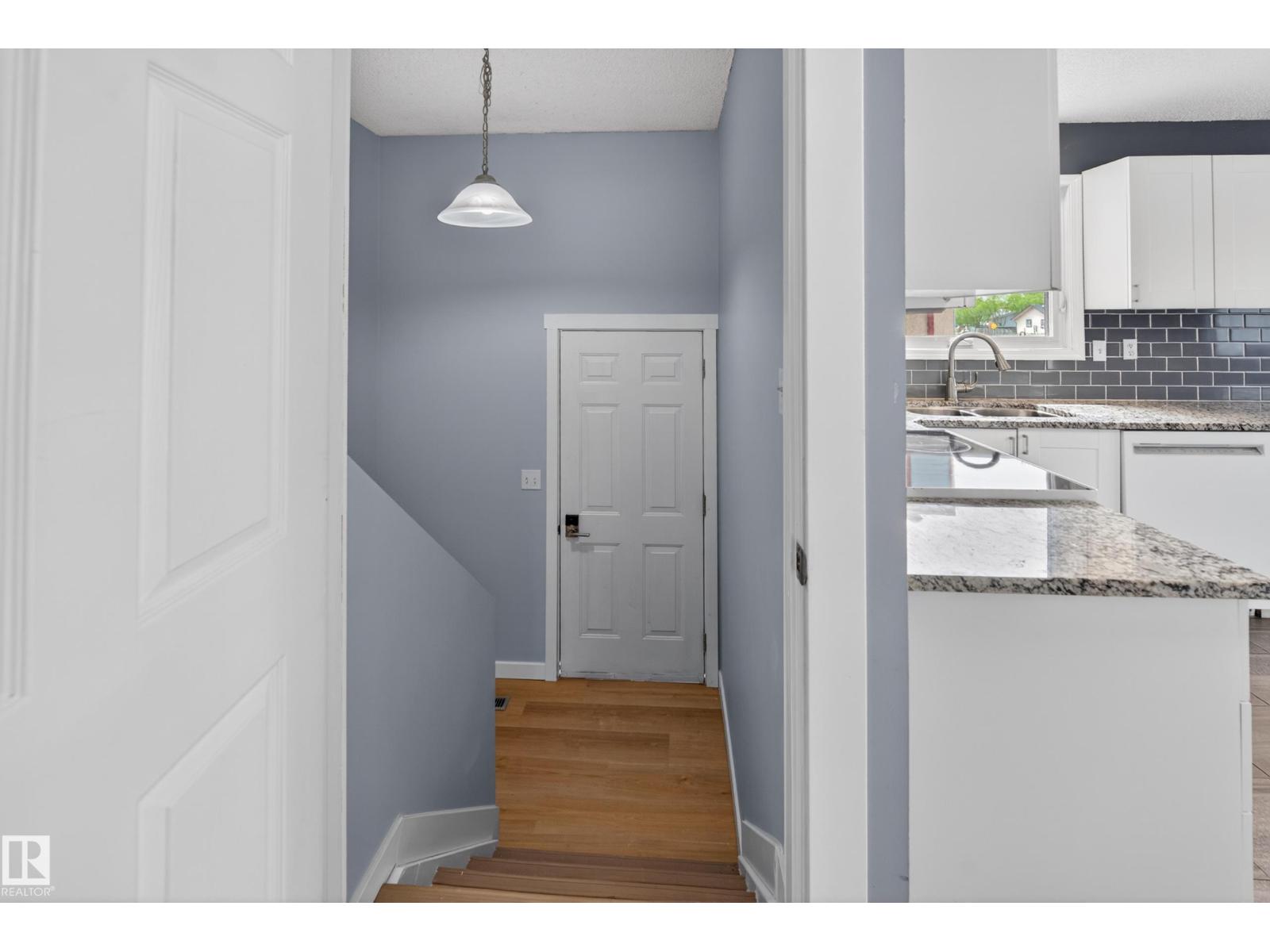 15115 22 ST NW - 31