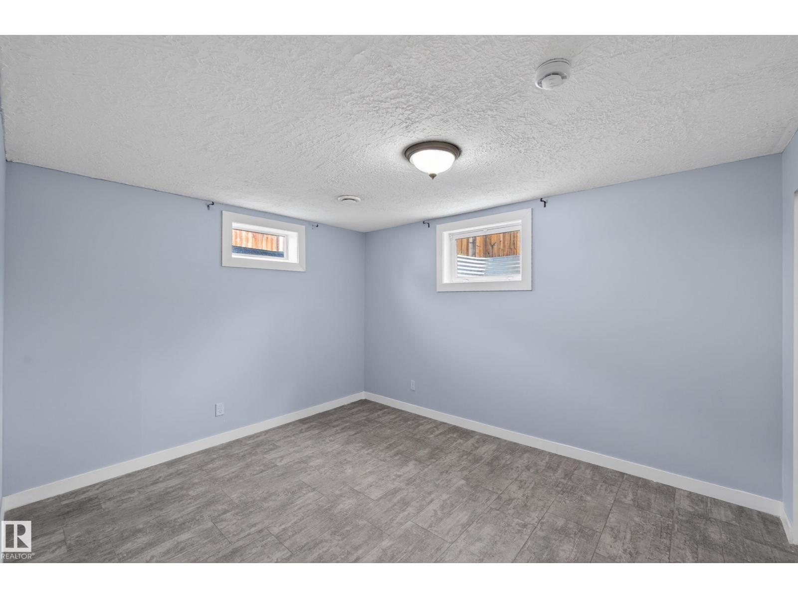 15115 22 ST NW - 42