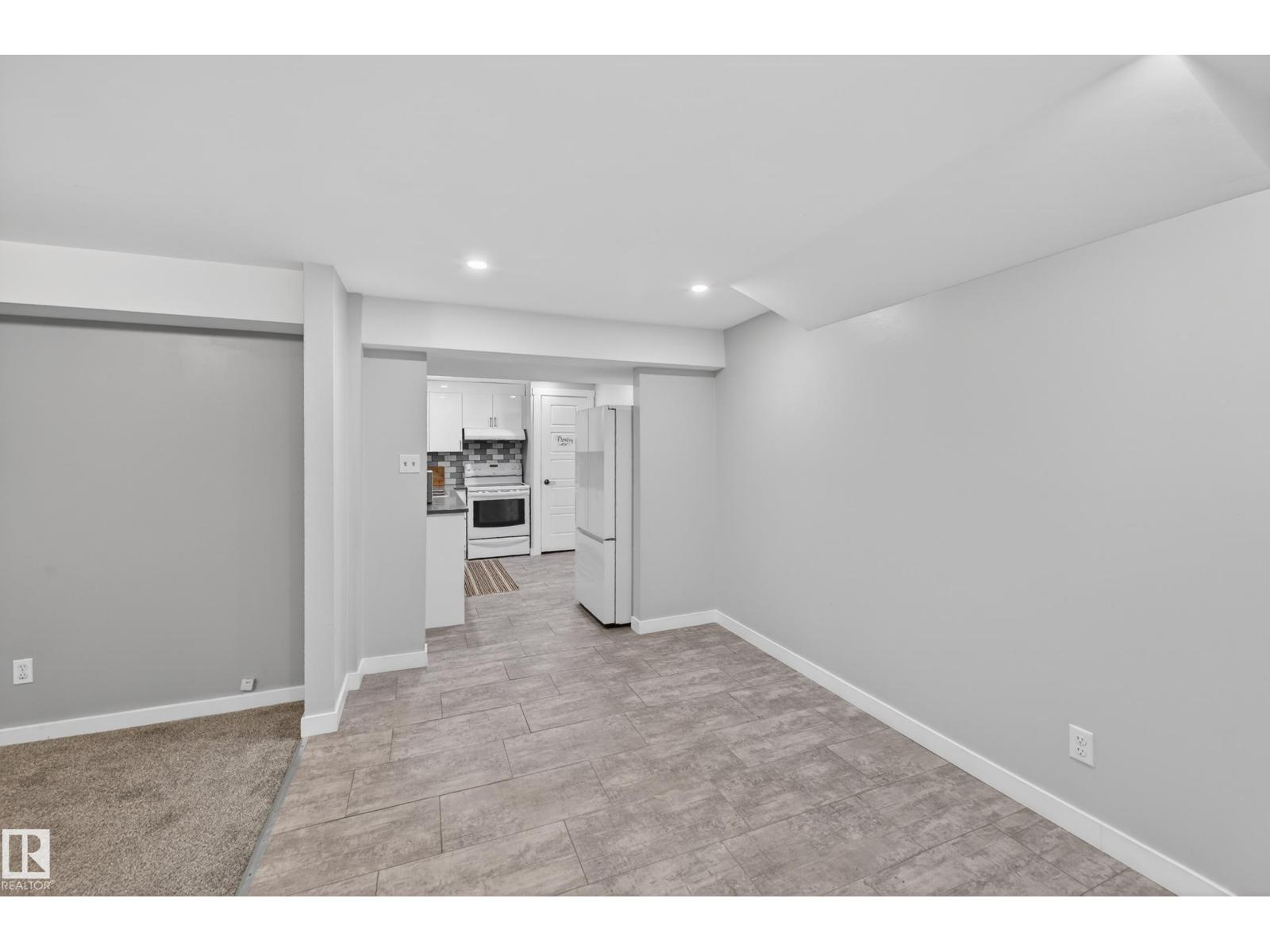 15115 22 ST NW - 44