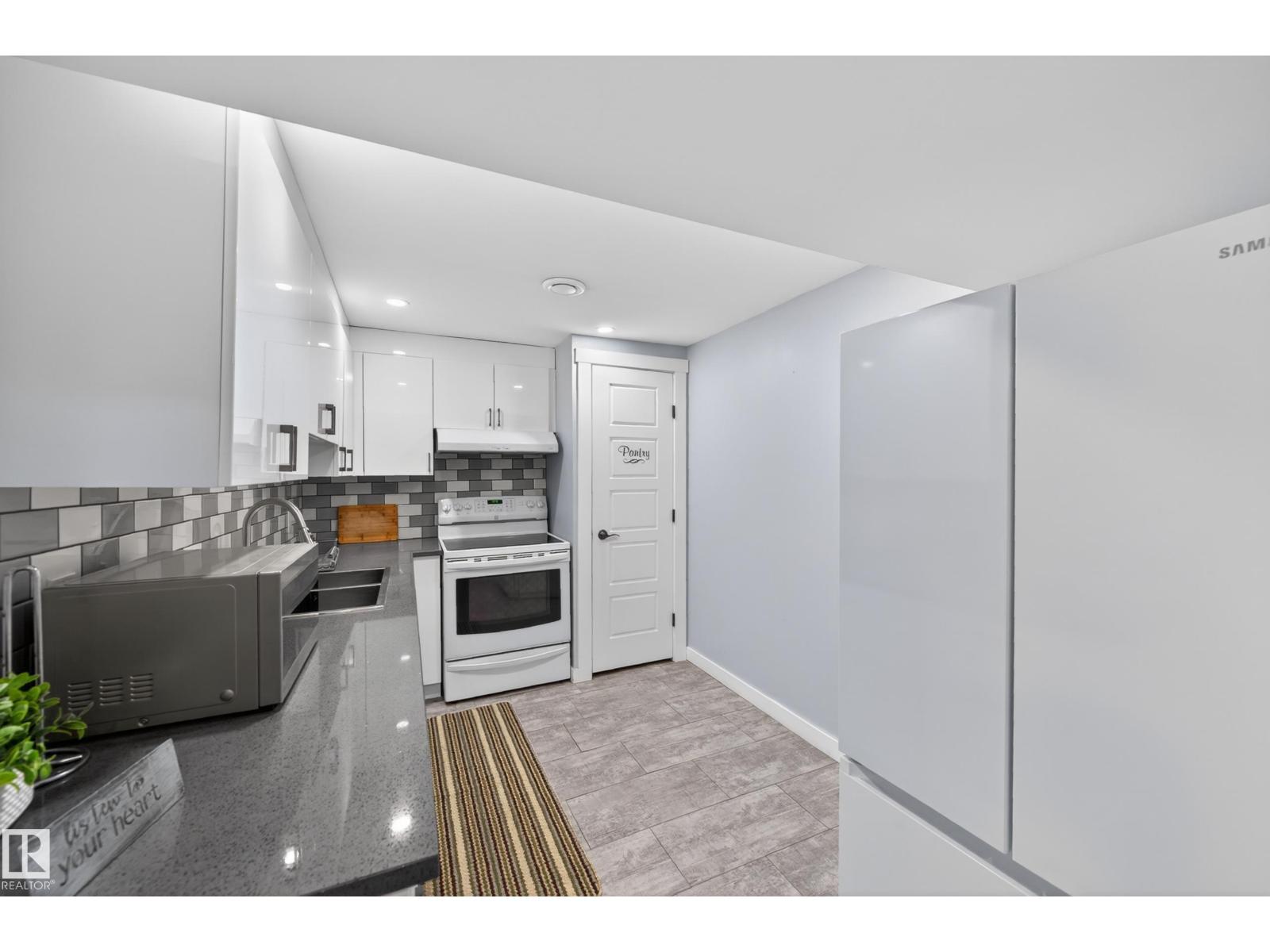 15115 22 ST NW - 45