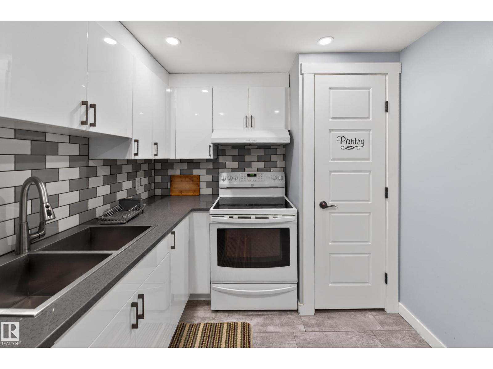15115 22 ST NW - 47