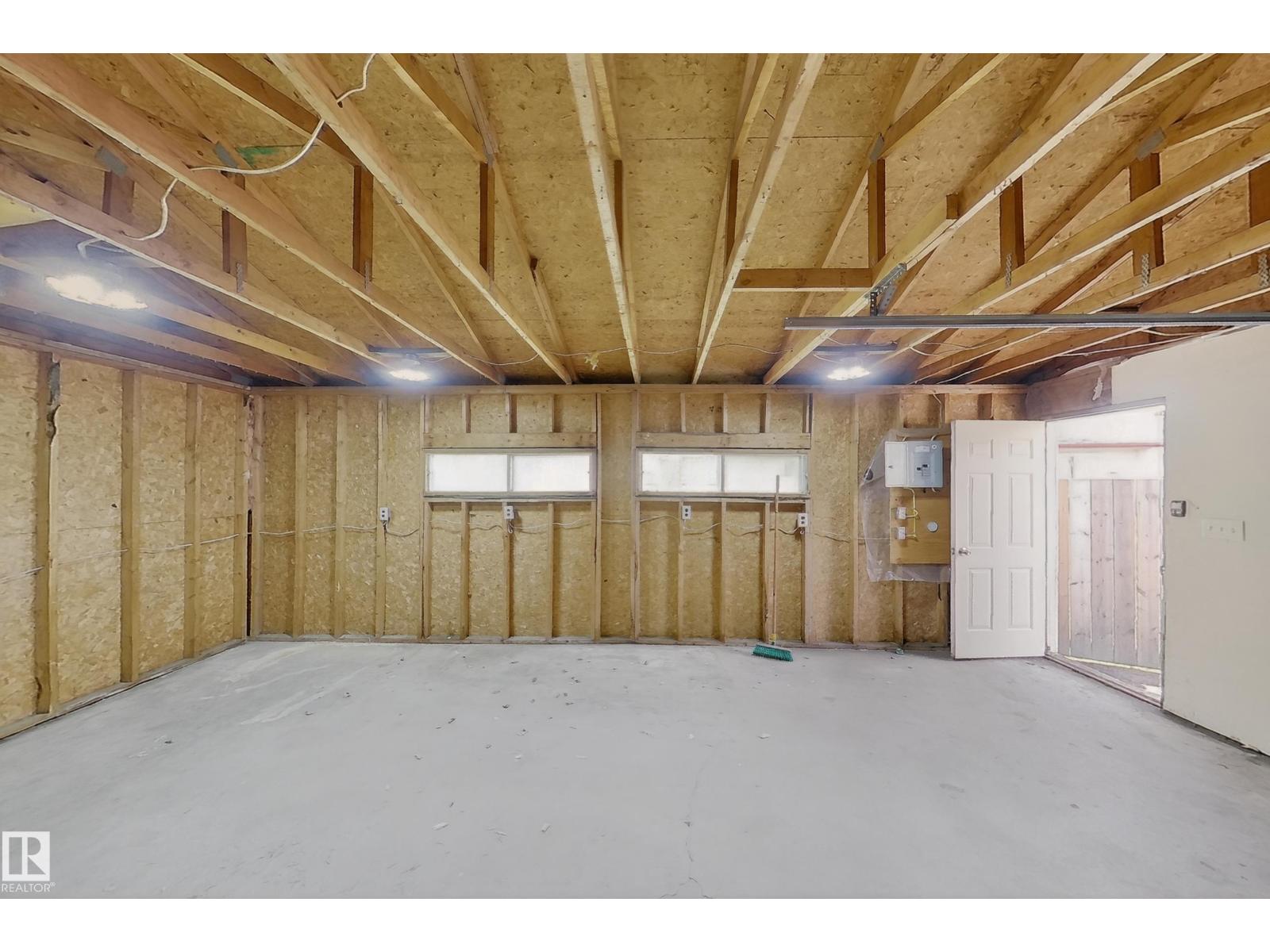 15115 22 ST NW - 55