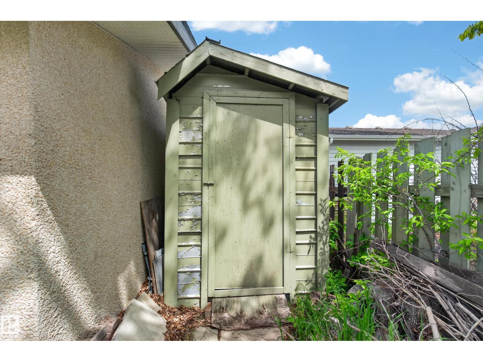 15115 22 ST NW - 59