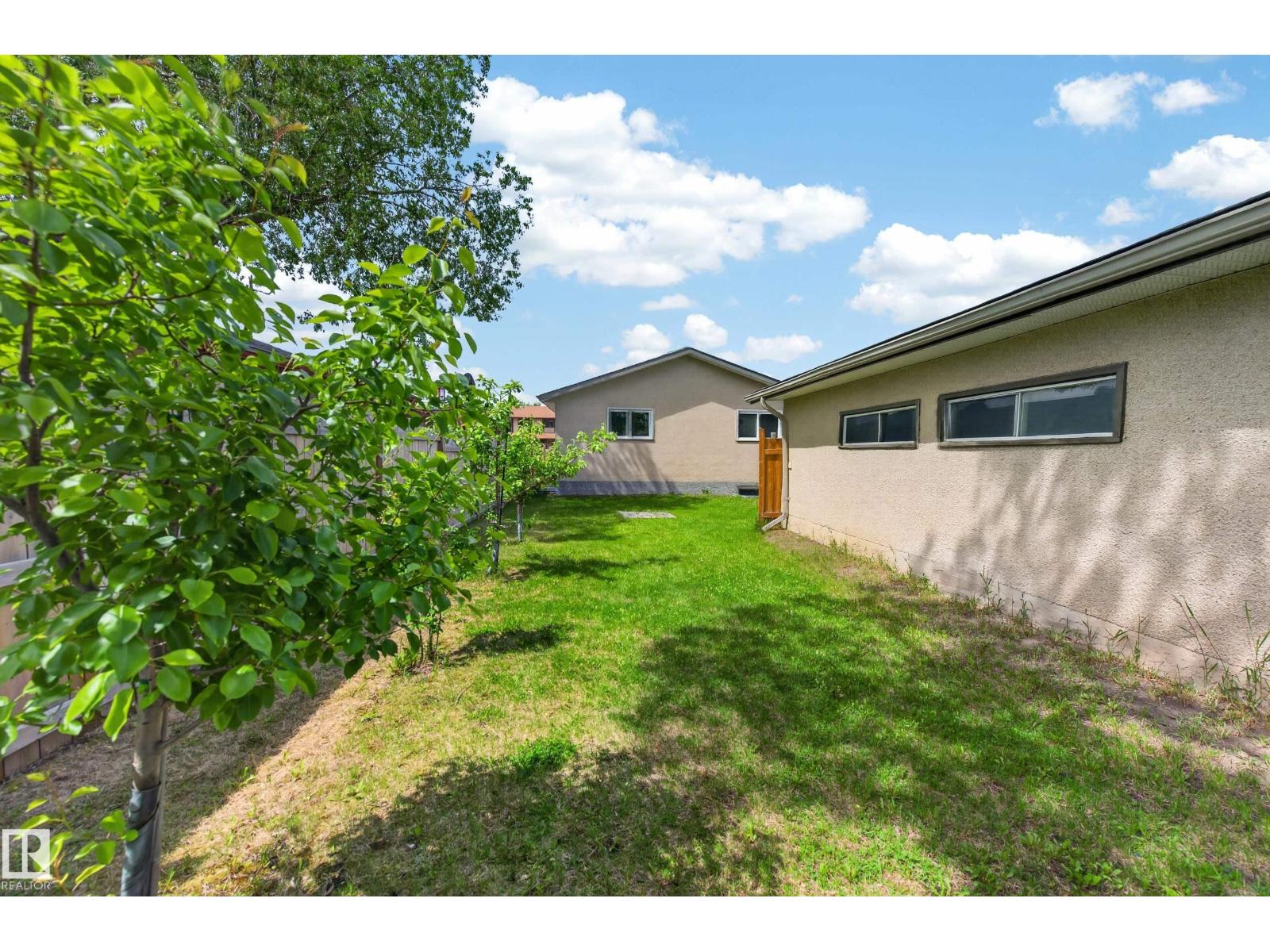 15115 22 ST NW - 60