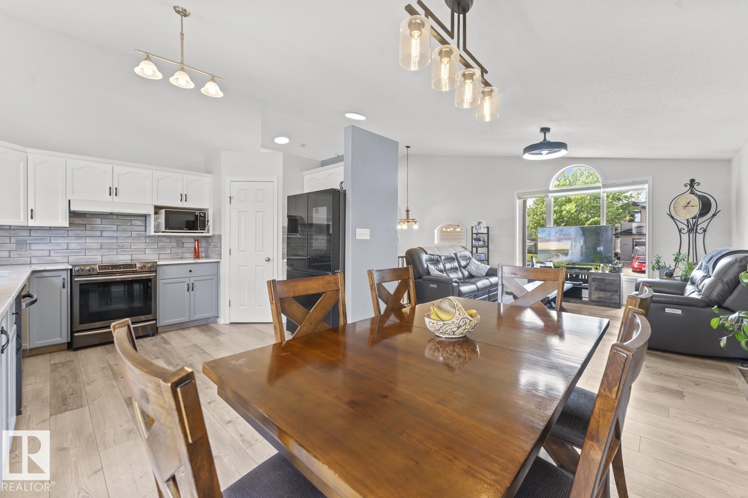 2104 7 ST — photo 11