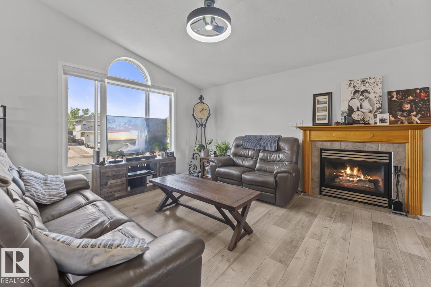 2104 7 ST — photo 6