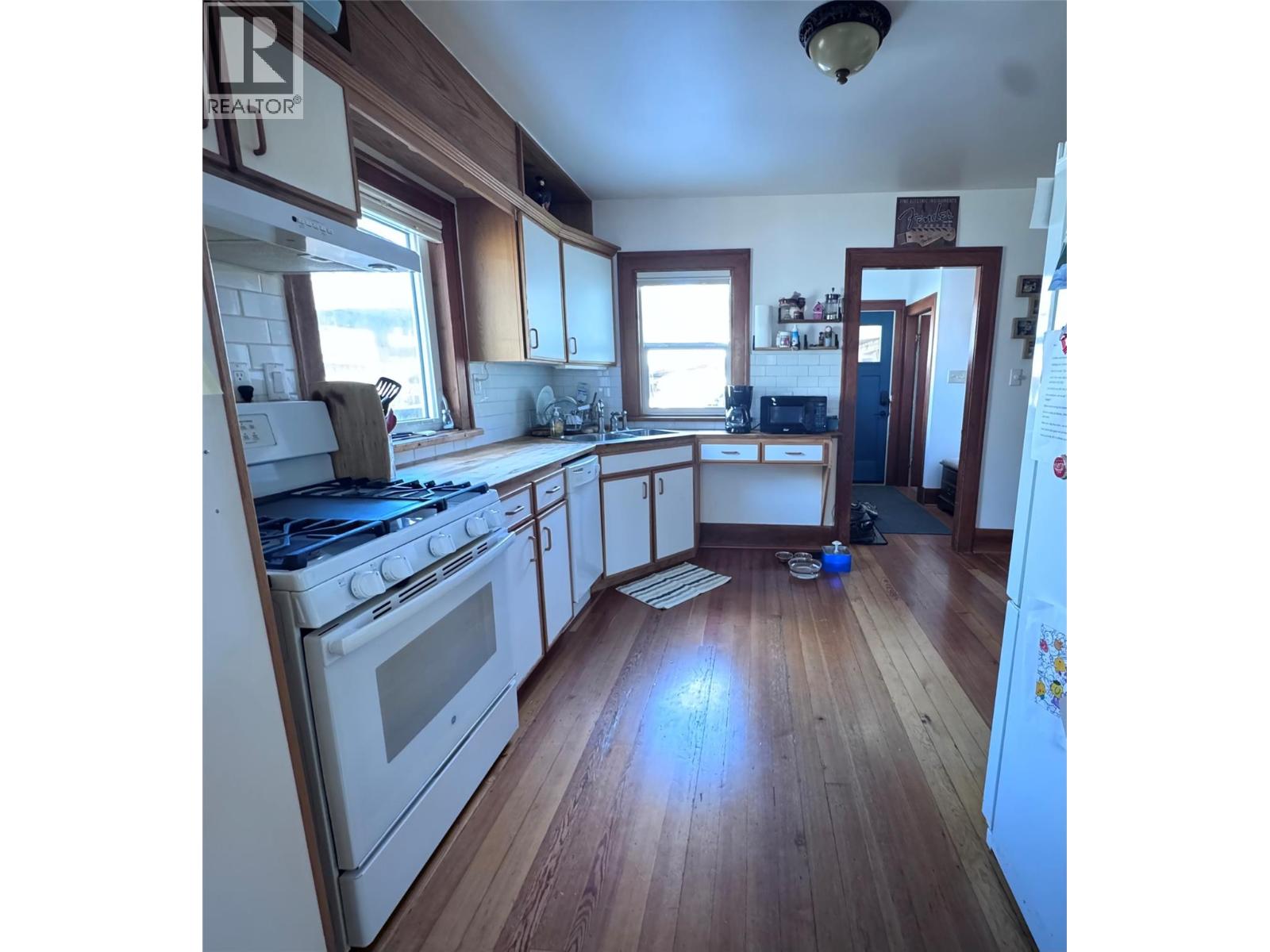 640 Wallinger Avenue - 7
