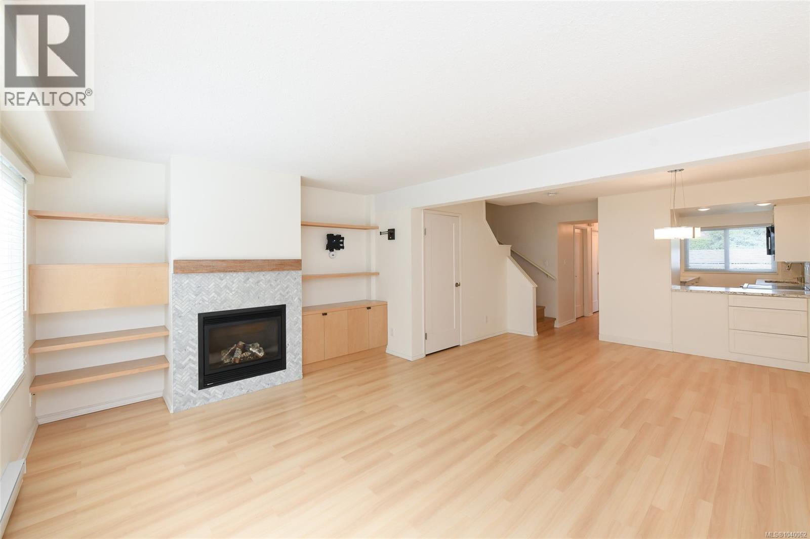 #305 1537 Noel Ave - 14