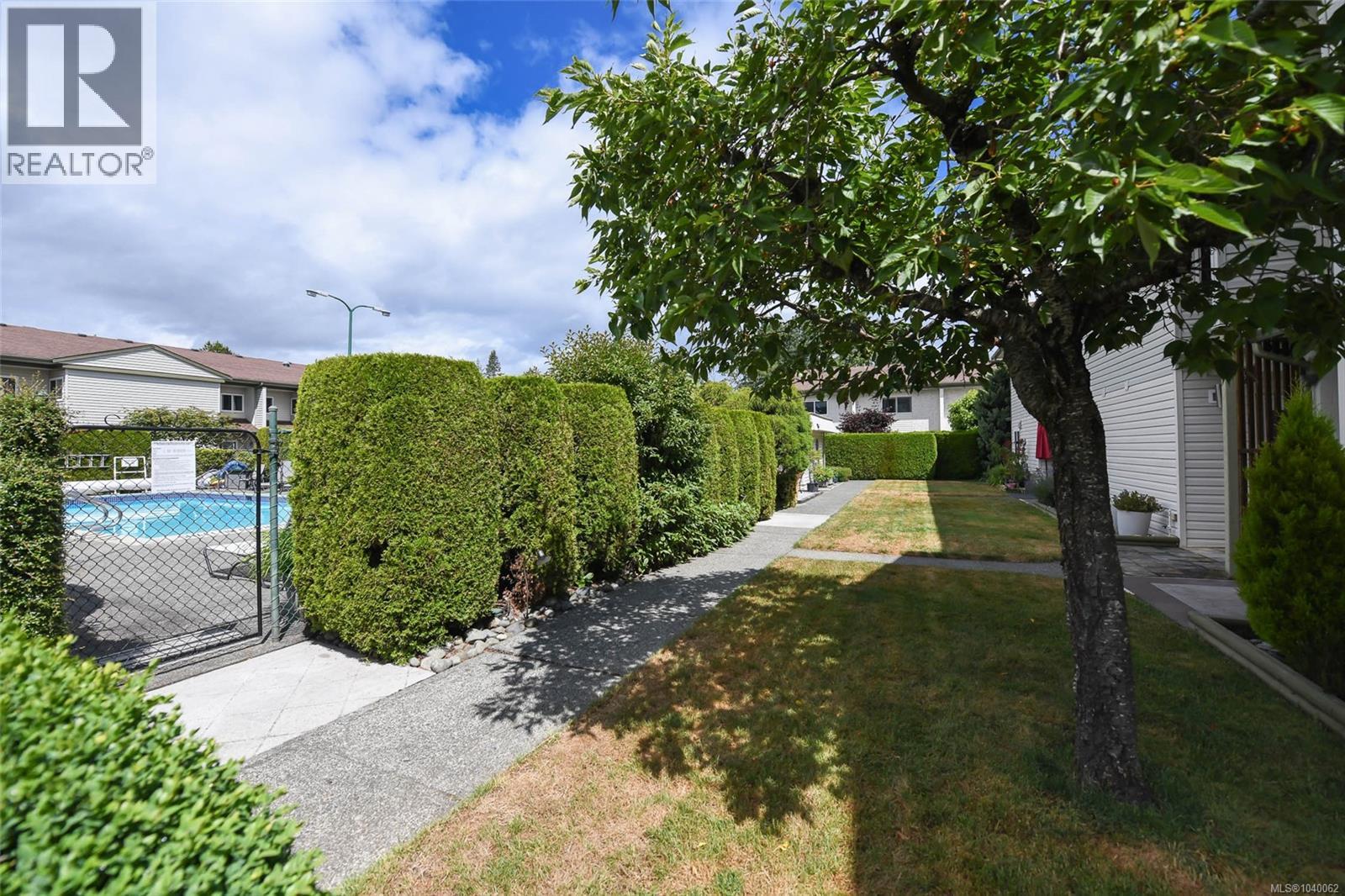 #305 1537 Noel Ave - 43