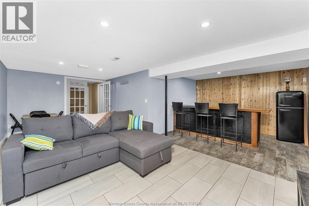 7165 MALDEN ROAD - 18