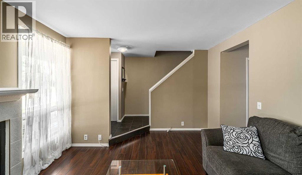 12 Woodhill Road SW — photo 8